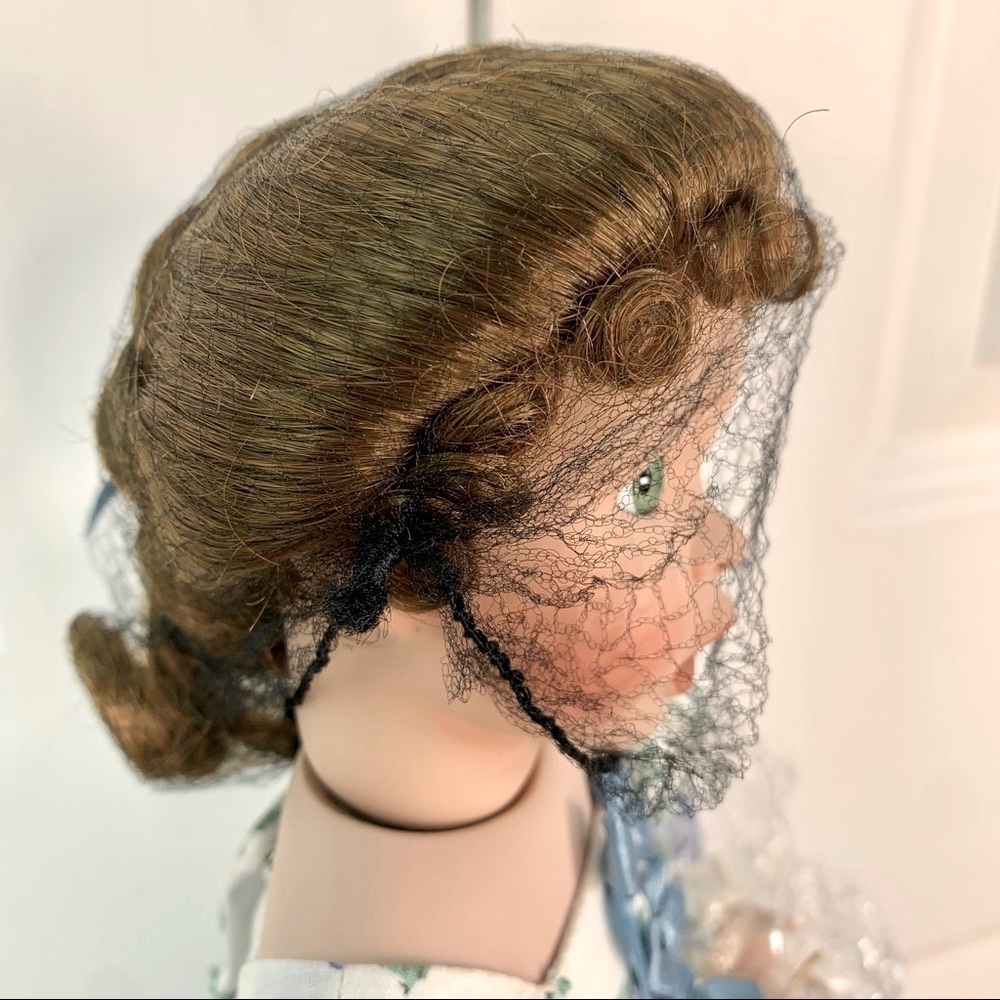 NEW Ashton Drake Galleries "Little Miss Muffett" Porcelain Doll - Picture 8 of 17